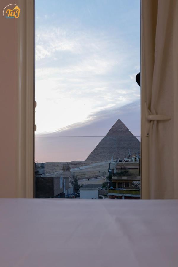 Taj Pyramids Albergue