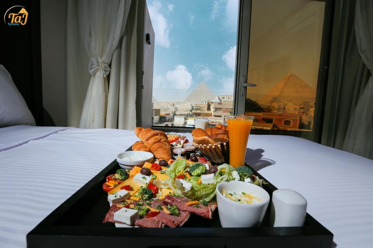 Taj Pyramids Albergue