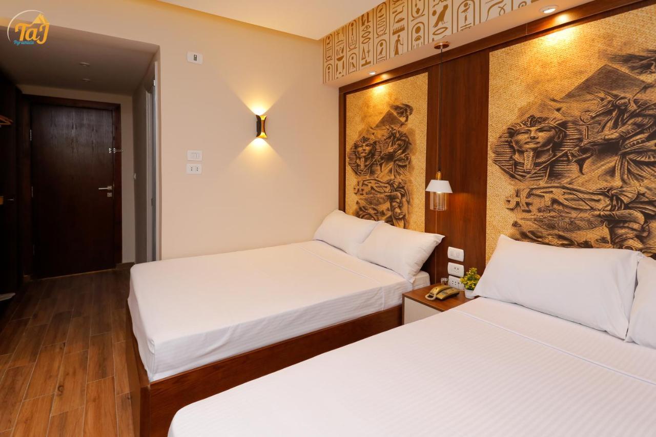 Taj Pyramids Hostel *